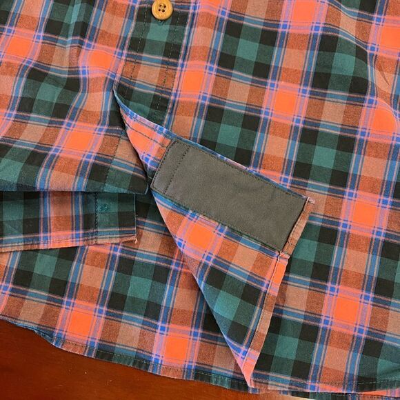 Duluth Trading Untucked Relaxed Fit Hidden Pocket Plaid Button Down Shirt sz L - Picture 3 of 9